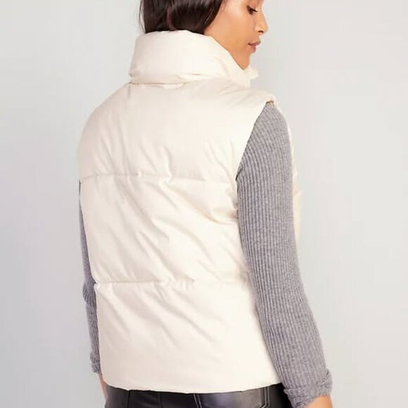 NWT New With Tag Old Navy Quilted Ivory Puffer Vest Size M - Picture 2 of 2